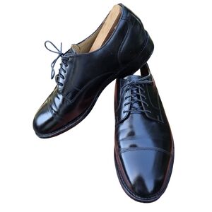 Men's Bostonian lace up dress shoes, immaculate